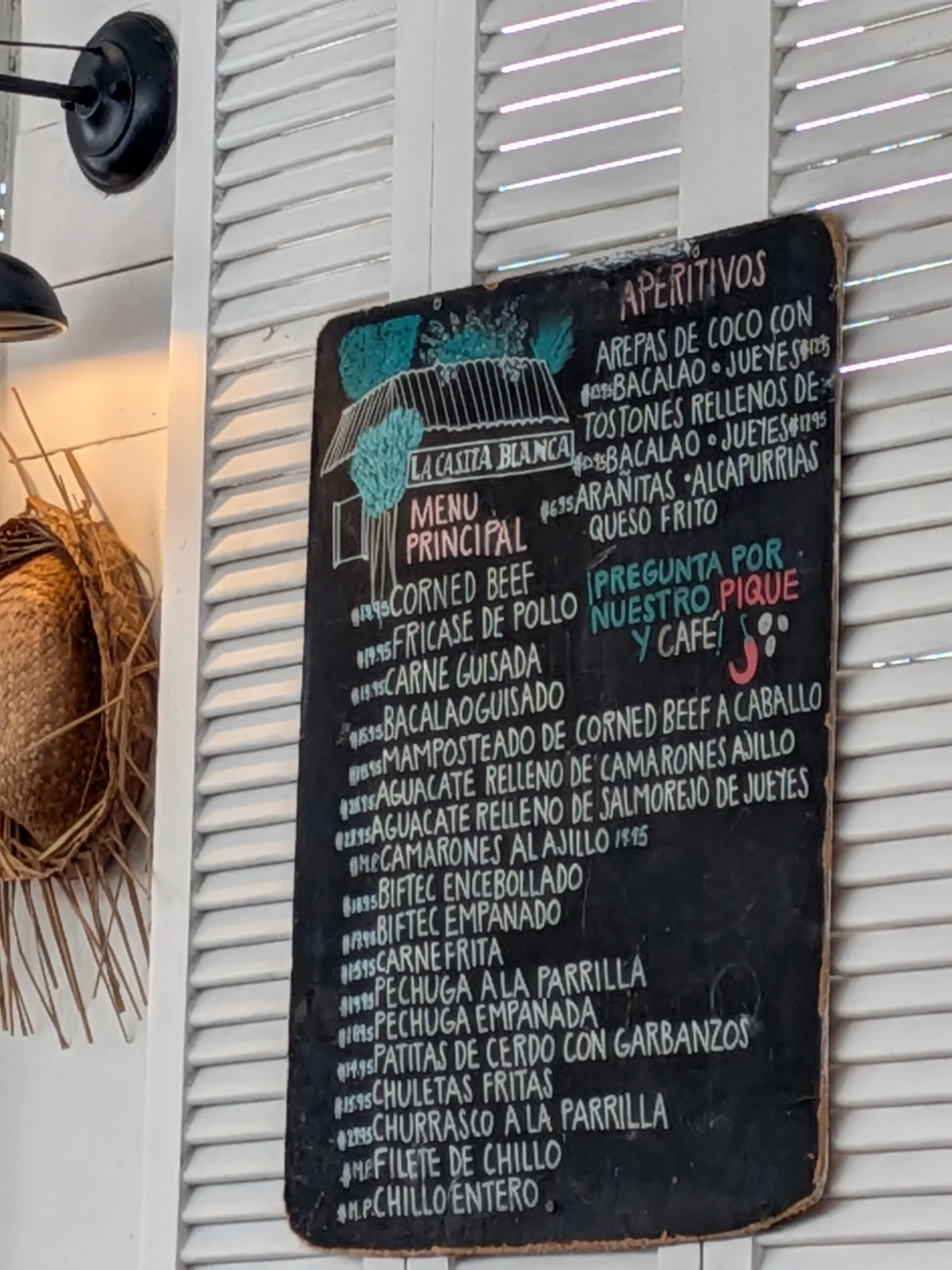 La Casita Blanca menu — Corned Beef, Fricase de Pollo, the daily specials